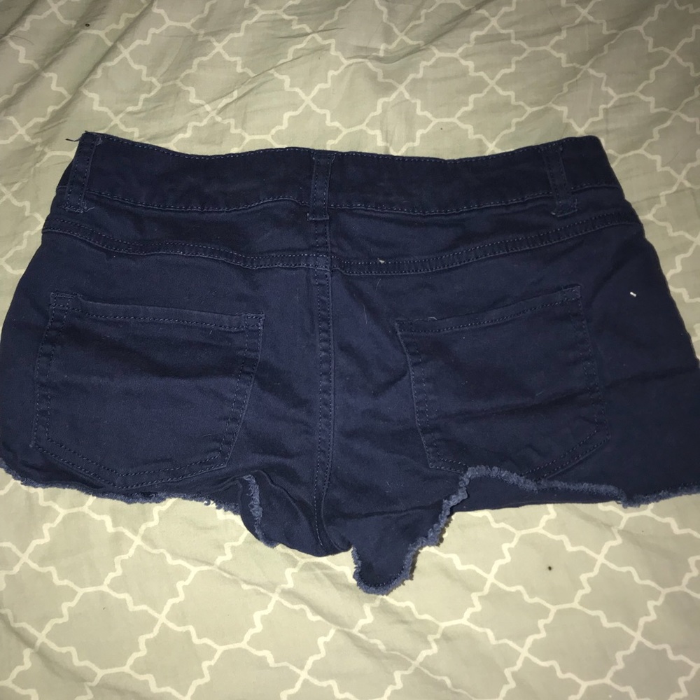 Shorts - Picture 2 of 3
